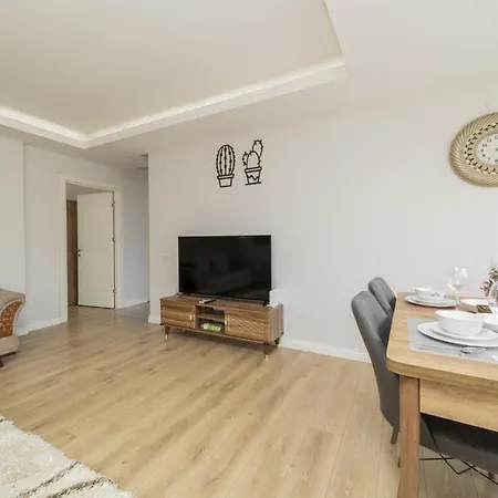 Bright Flat W Balcony 15 Min To Konyaalti Apartment